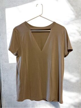 Forever 21 Women's Short Sleeve Cut-Out V-Neck Tee - Tan